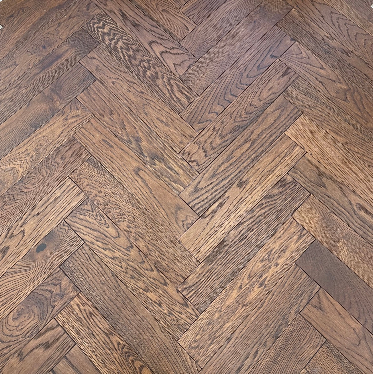 Engineered European White Oak Herringbone Flooring – HB1052